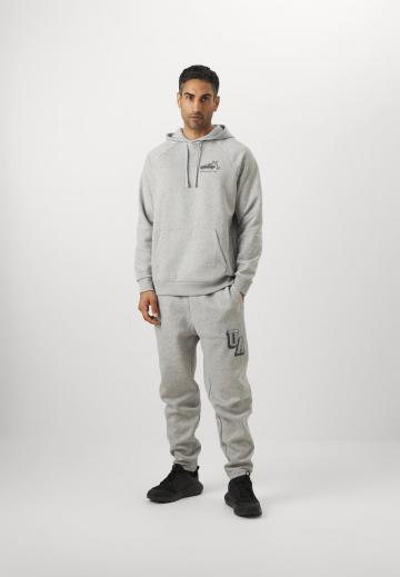 Спортивная кофта