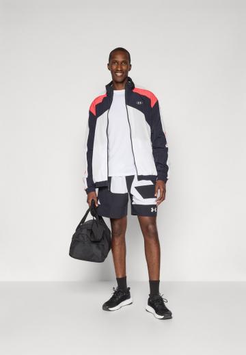 Спортивная куртка