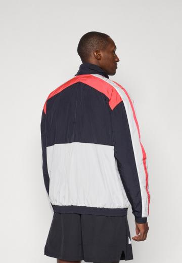 Спортивная куртка
