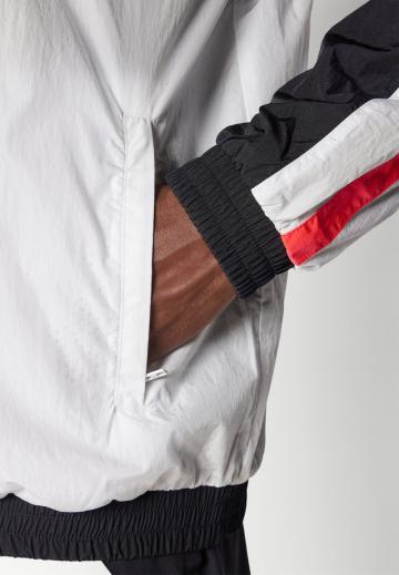 Спортивная куртка