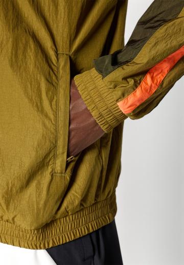 Спортивная куртка