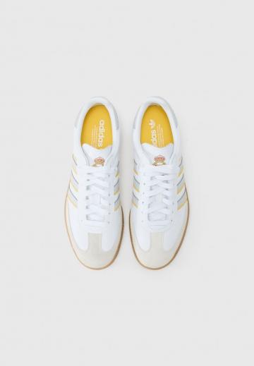 Футбольные бутсы