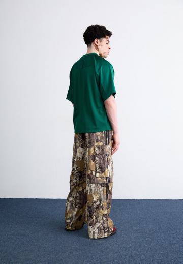 Брюки с накладными карманами