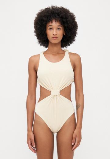 Слитный купальник