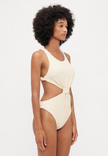 Слитный купальник