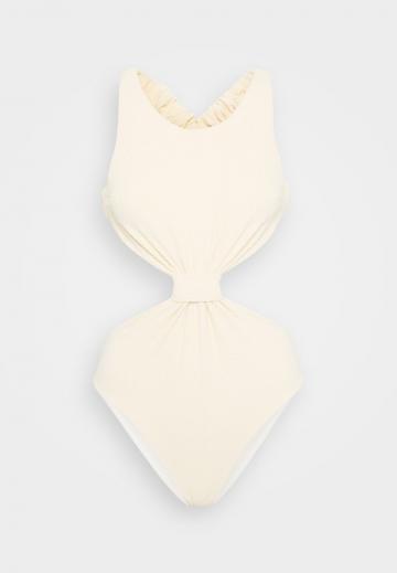 Слитный купальник