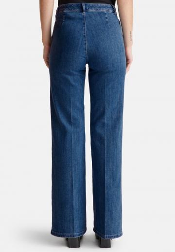 Клешеные джинсы