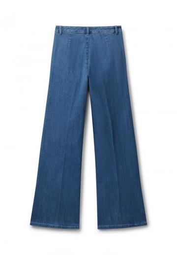 Клешеные джинсы