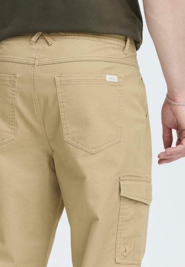 Брюки с накладными карманами