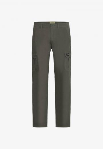 Брюки с накладными карманами