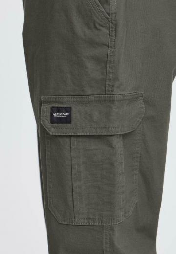 Брюки с накладными карманами