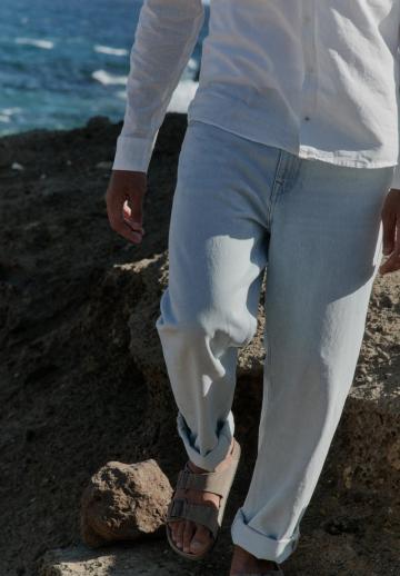 Прямые джинсы