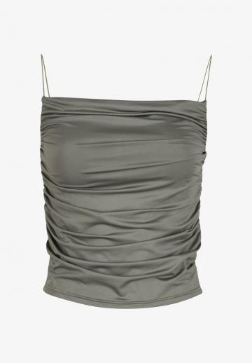 Топ на бретельках