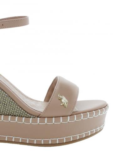 Босоножки на танкетке