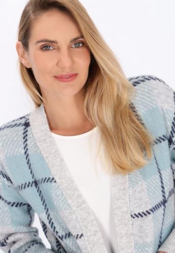 Жаккардовая вязаная кофта