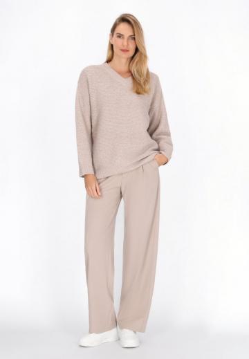 Пуловер с вырезом V