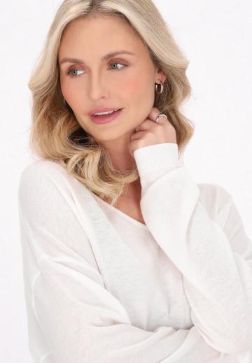 Пуловер с вырезом V