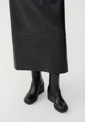 Сапожки на танкетке