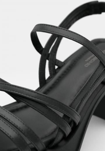 Босоножки на платформе