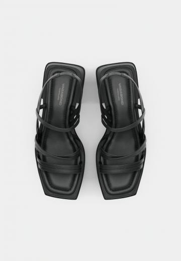 Босоножки на платформе