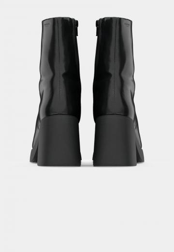 Высокие сапоги