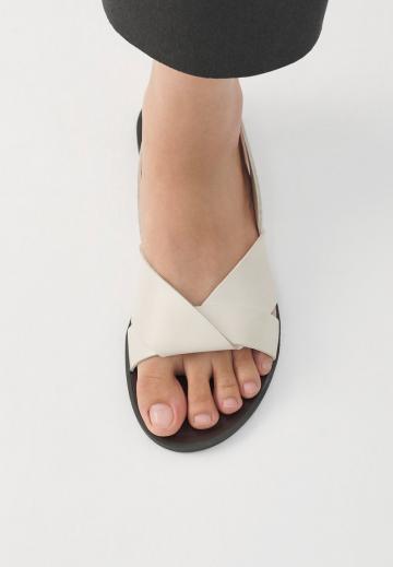 Гандбольные кроссовки