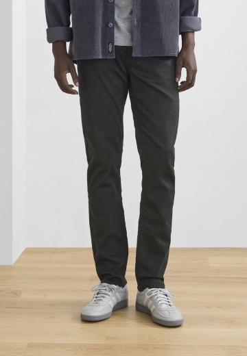 Узкие джинсы