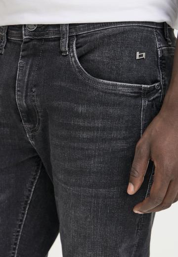 Узкие джинсы