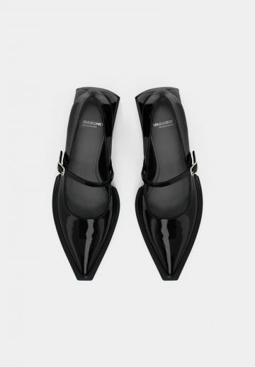 Туфли с высоким носом