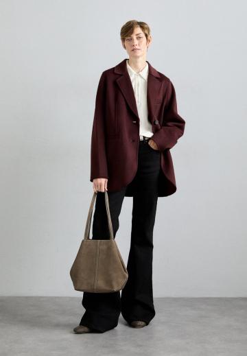 Короткое пальто