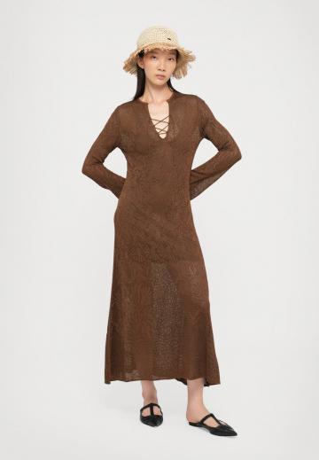 Вязаное платье