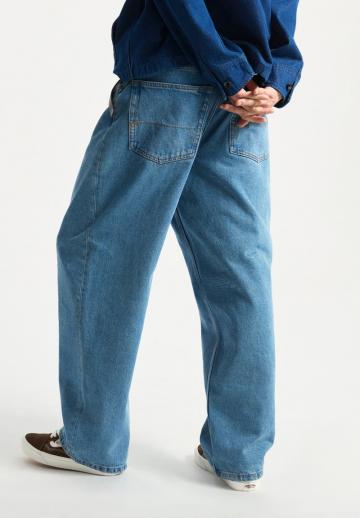 Свободные джинсы