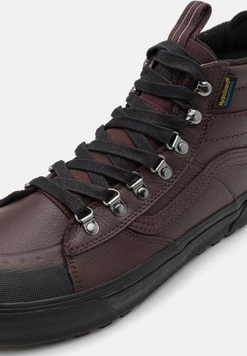 Зимние ботинки