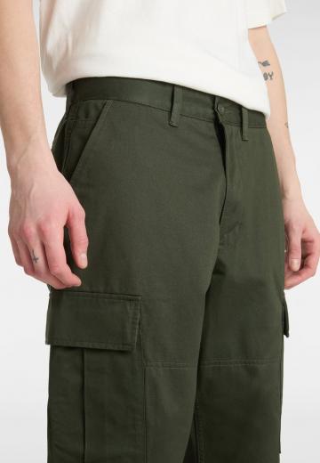 Брюки с накладными карманами