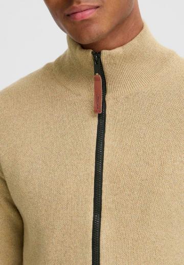 Вязаная кофта