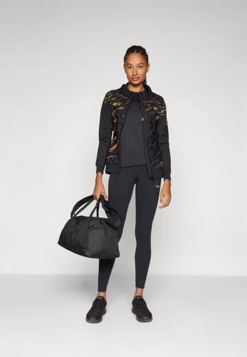 Спортивная куртка