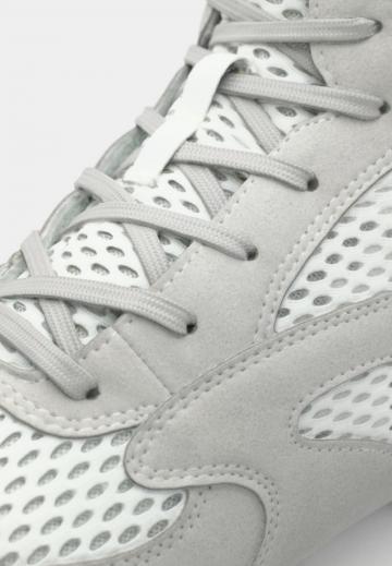 Тренировочные кроссовки