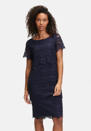 Платье футляр