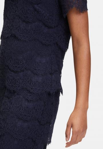 Платье футляр