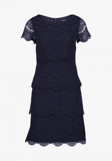 Платье футляр