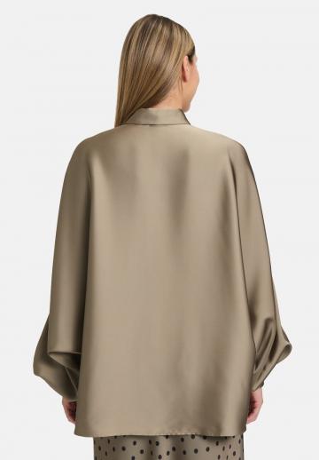 Атласная блузка