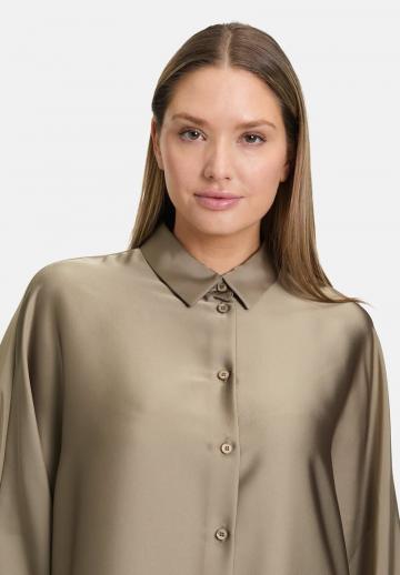 Атласная блузка