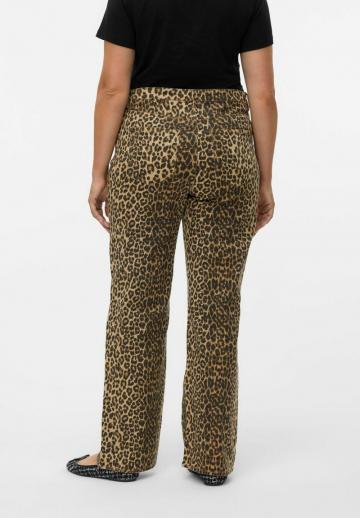 Клешеные джинсы