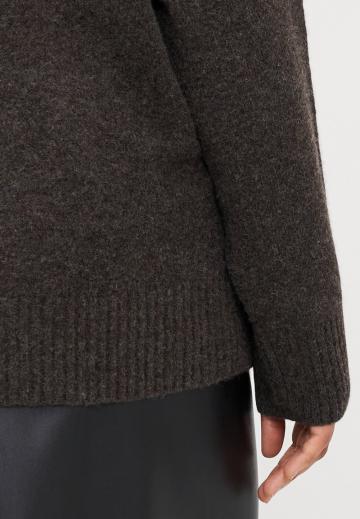 Длинный пуловер