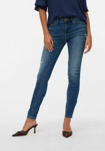 Узкие джинсы