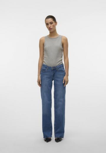 Прямые джинсы