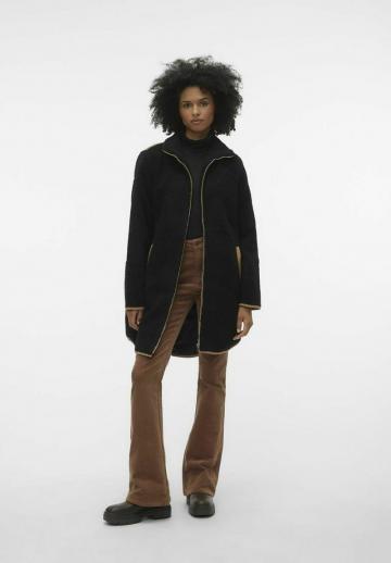 Короткое пальто