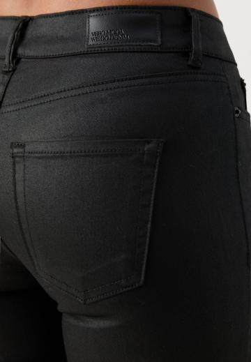 Короткие джинсы