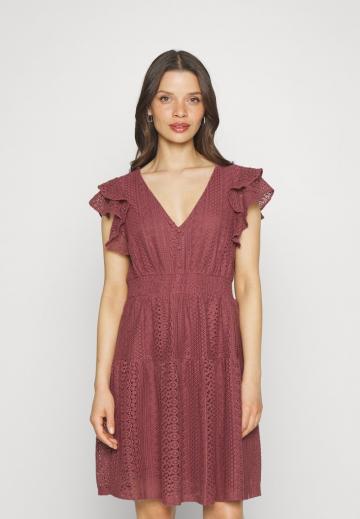 Короткое платье