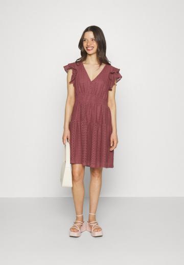 Короткое платье